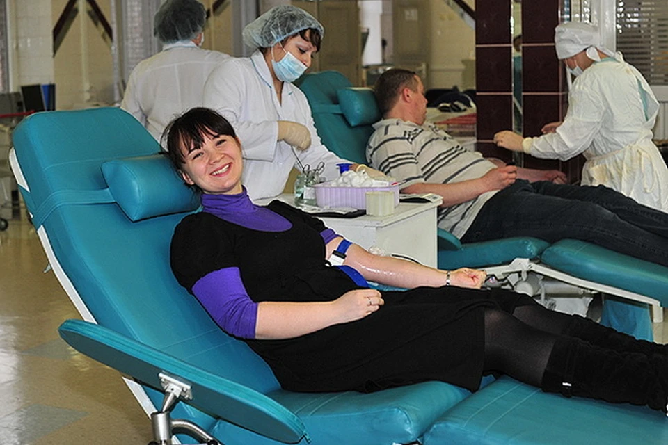 Донор крови новосибирск. Центр крови Новосибирск. Новосибирская станция переливания крови. Донорский центр Новосибирск. Переливание крови Новосибирск.