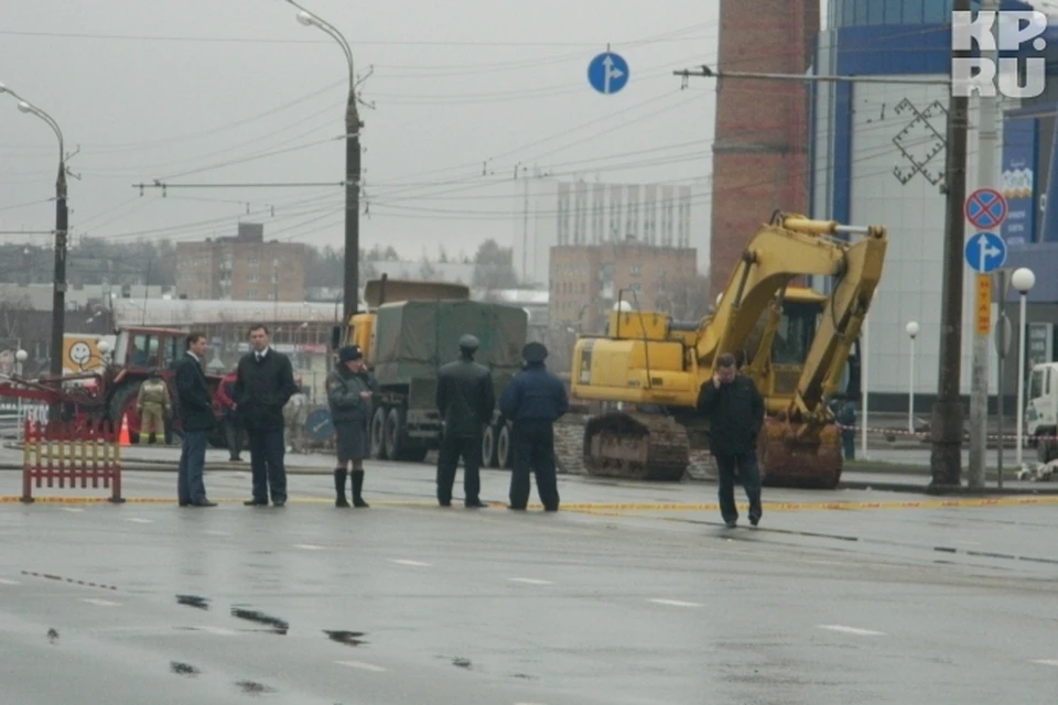 В Ижевске из-за аварии на трубопроводе у торгового центра «Флагман» люди до сих пор остаются без газа.