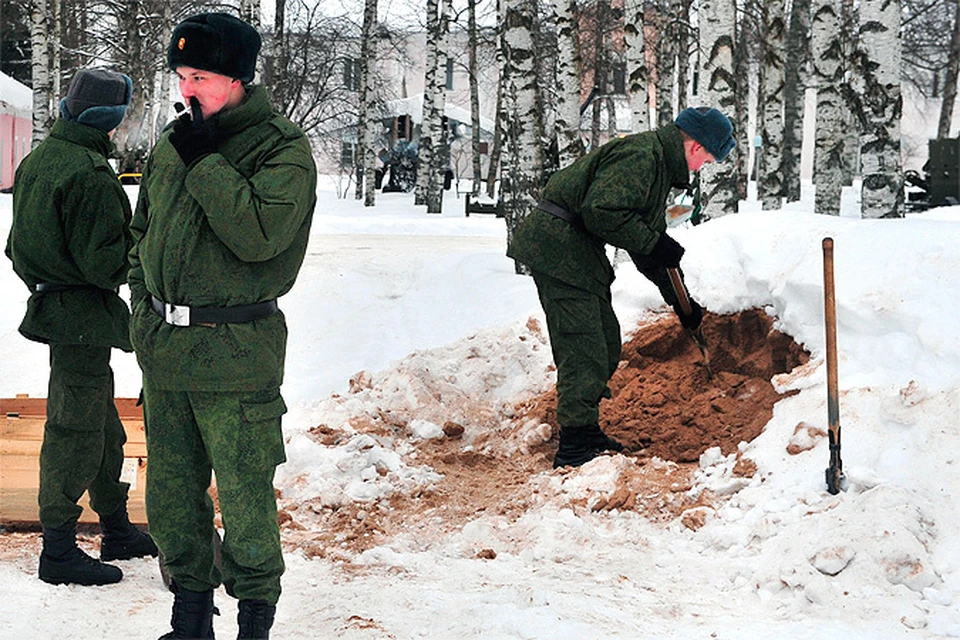 Срочники, строившие дорогу к «даче Сердюкова», сняли плодородный слой почвы