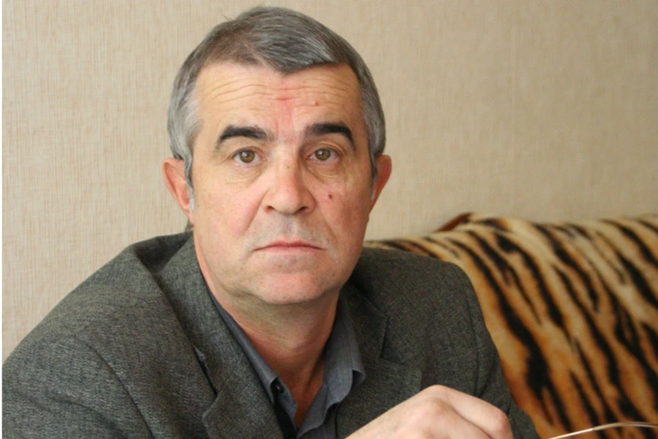 Директора челябинского лицея Александра Попова подозревают в получении взятки.