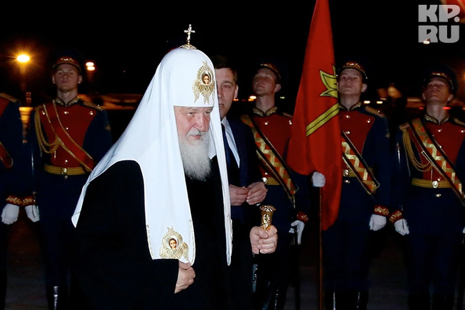 Вечером 15 мая в Екатеринбург прилетел Святейший Патриарх Московский и всея Руси Кирилл.