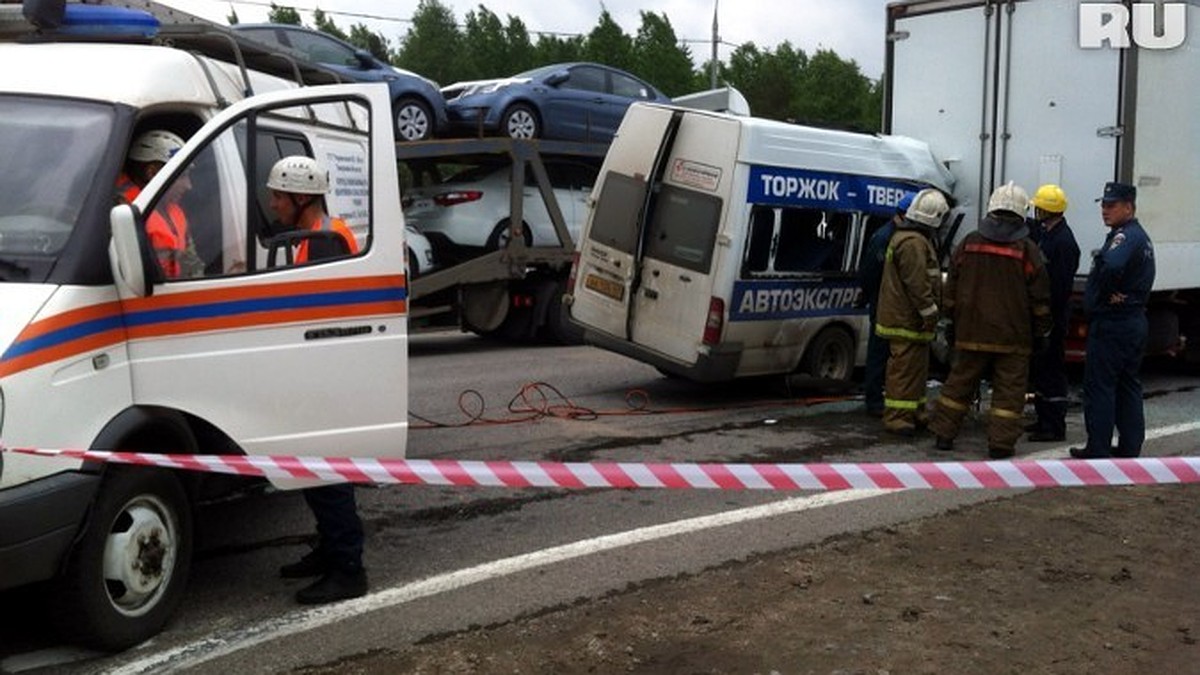 В Твери полиция арестовала водителя маршрутки, в которой погибло четверо  пассажиров - KP.RU