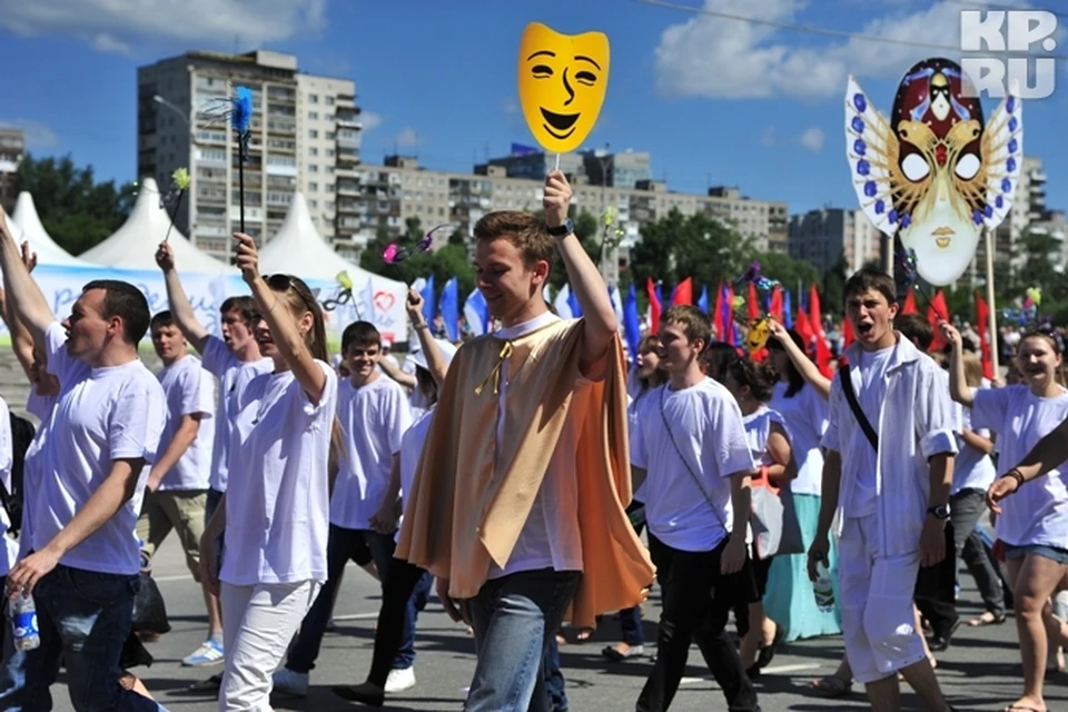 Кульминацией праздника станет карнавальное шествие, в котором примут участие около двух тысяч пермяков.