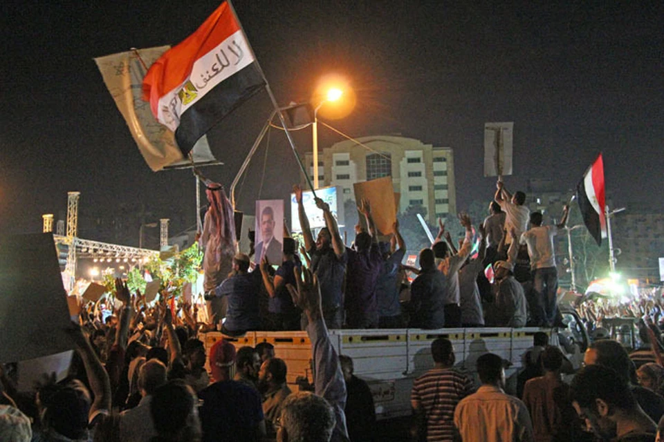 Египтяне празднуют свержение военными президента Мурси