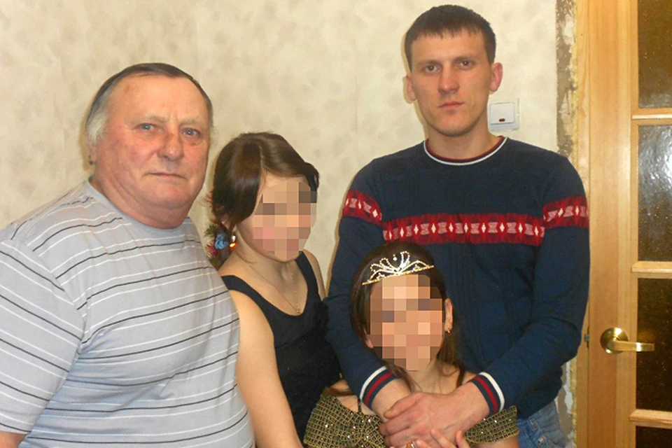 Николай Кулешов (слева) с семьей.