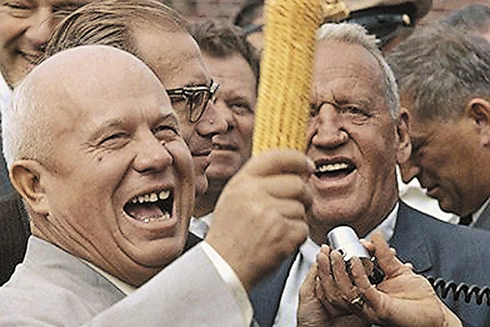 В памяти людей прежде всего остались эксцентричные поступки Хрущева.