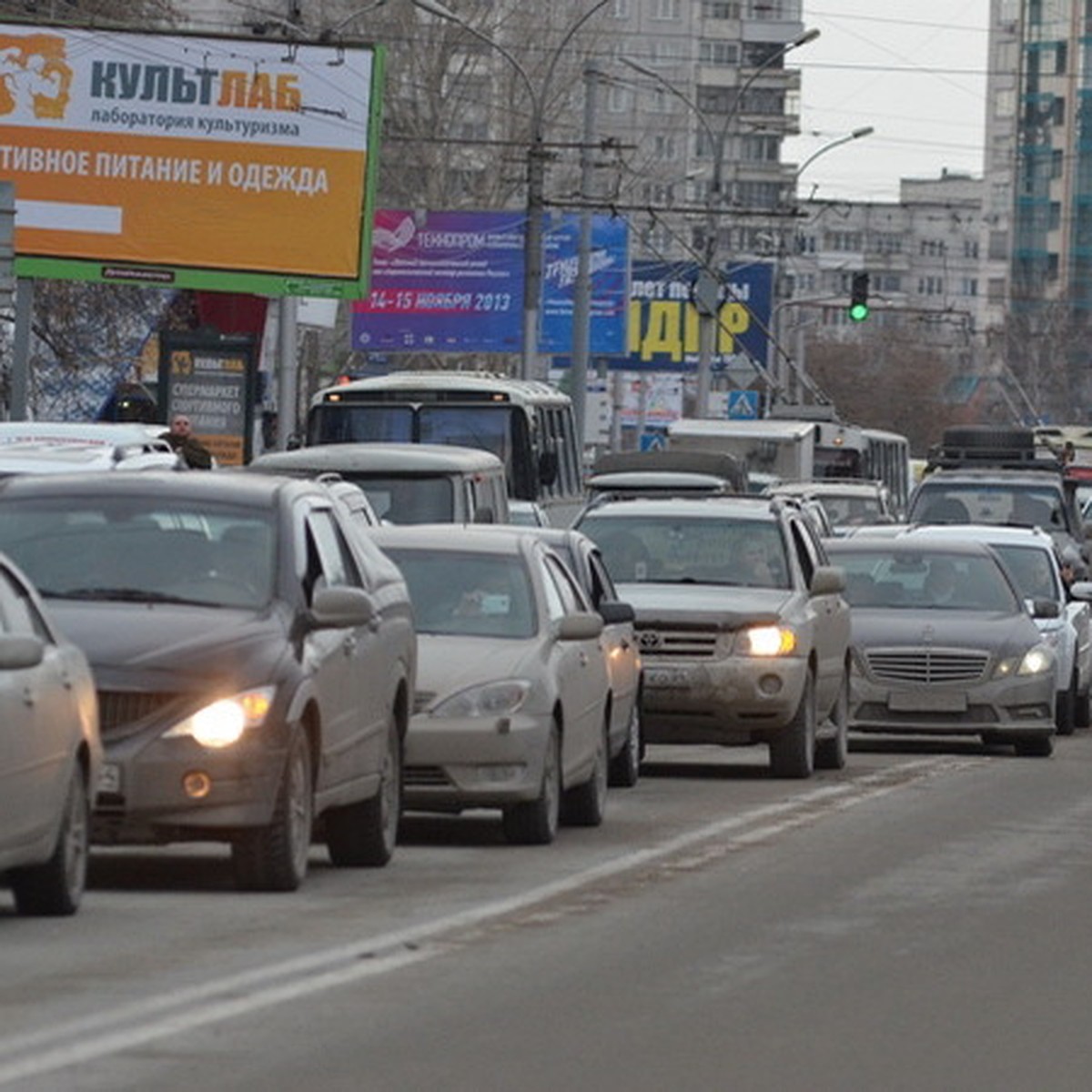 Роженица, автомобиль с которой сопроводили новосибирские гаишники во время  эстафеты, исчезла - KP.RU