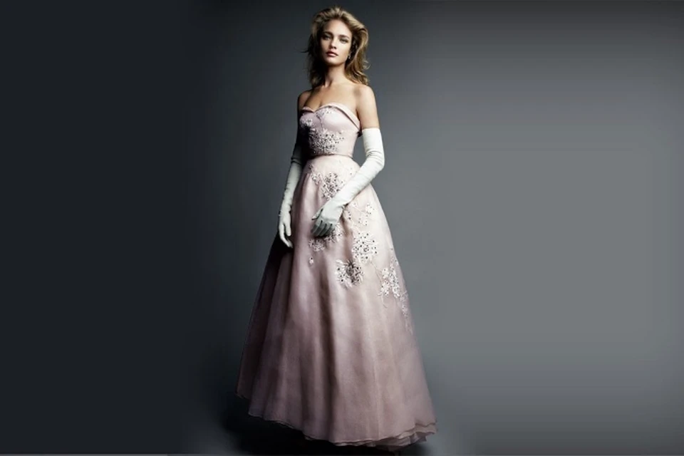 Девять звездных женщин в нарядах от «Dior»
