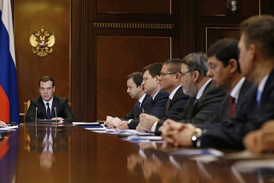 Дмитрий Медведев призвал «Газпром» активнее выбивать долги у неплательщиков и сокращать свои издержки
