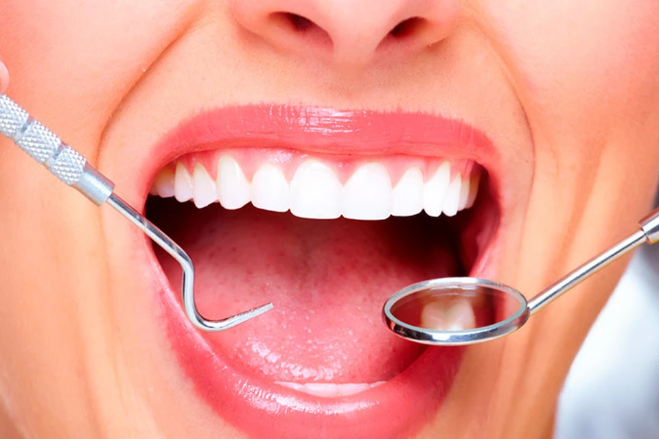 Основные причины потери зубов в возрасте от 16 до 50 лет - это глубокие кариозные поражения и заболевания пародонта.