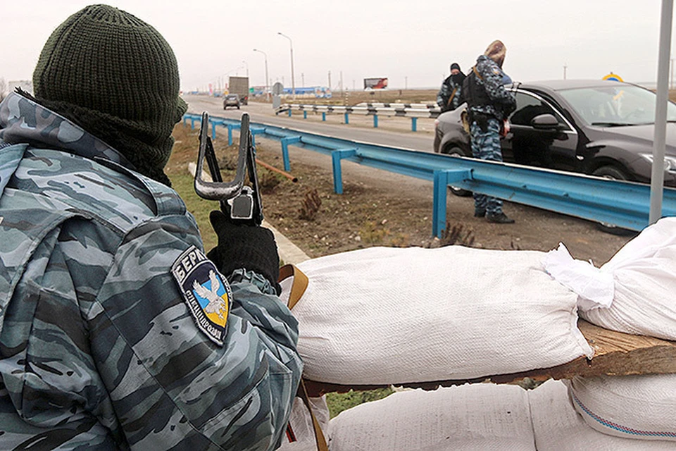 В понедельник в Симферополе еще одна группа бывших военнослужащих украинской армии приняла присягу вооруженных сил Крыма