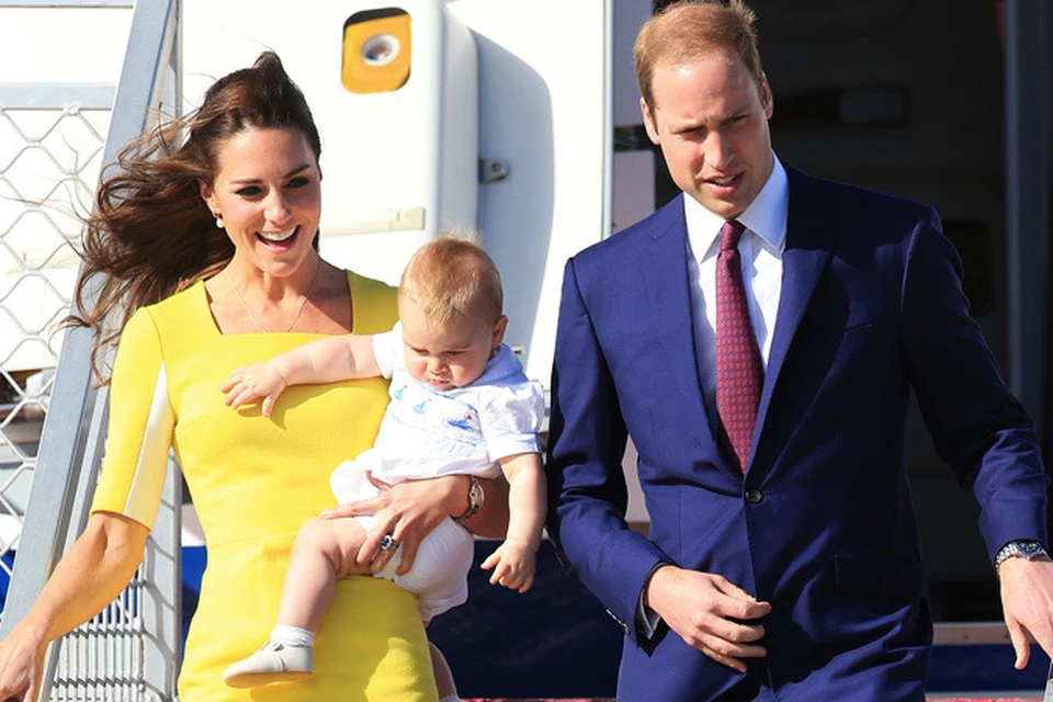 Герцогиня Кембриджская прилетела в Сидней в желтом платье, которое не понравилось ее супругу.