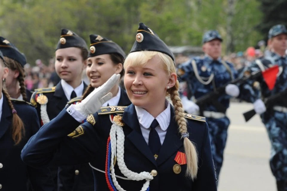 9 мая в Ижевске: песни военных лет, парад Победы и праздничный салют