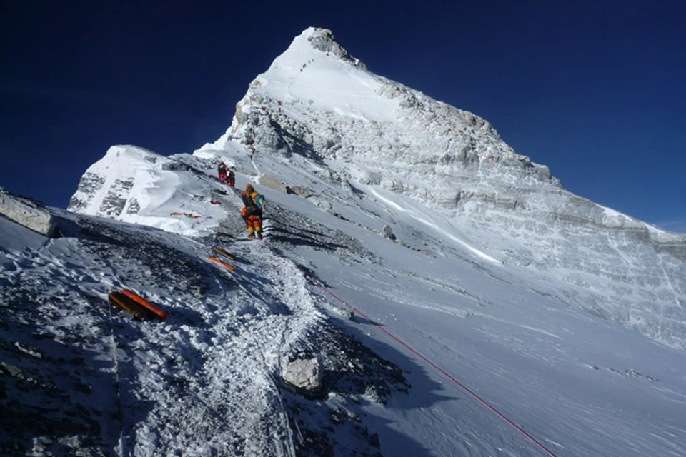 Тюменский альпинист Дмитрий Ермаков поднялся на Эверест