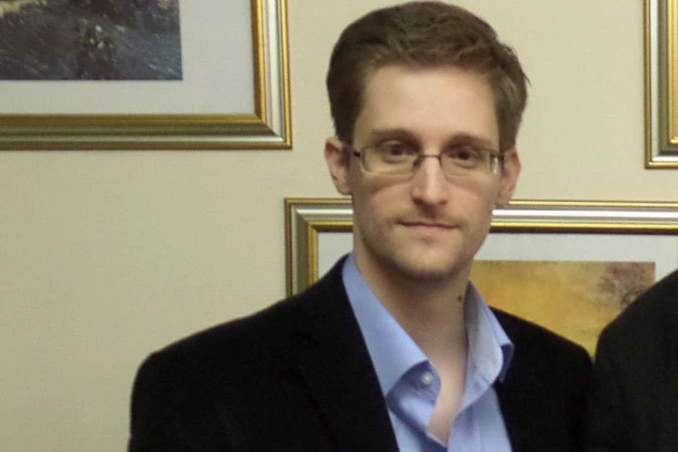 Бывший сотрудник американских спецслужб Эдвард Сноуден