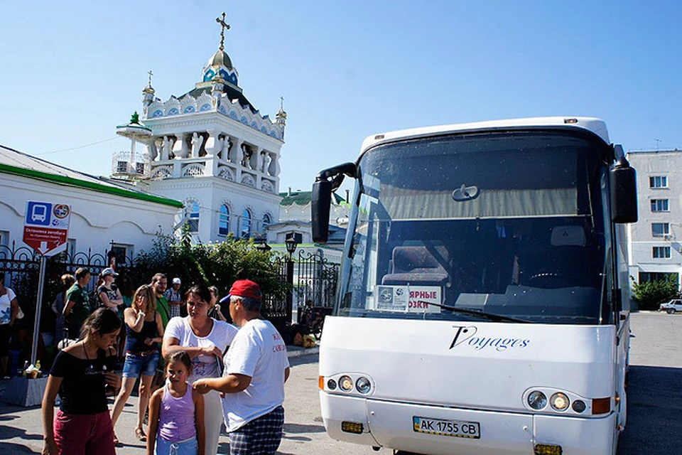 Автобусная остановка в порту "Крым"