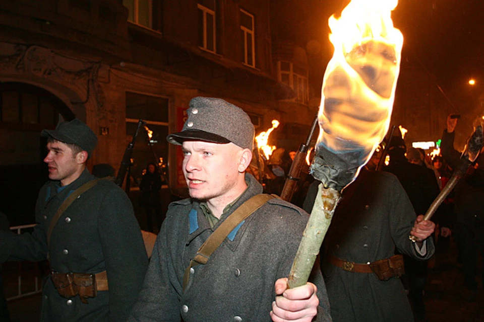 И снова - факельные шествия, избиения, унижения, смерти, Опускание Донбасса до уровня региона с населением второго сорта
