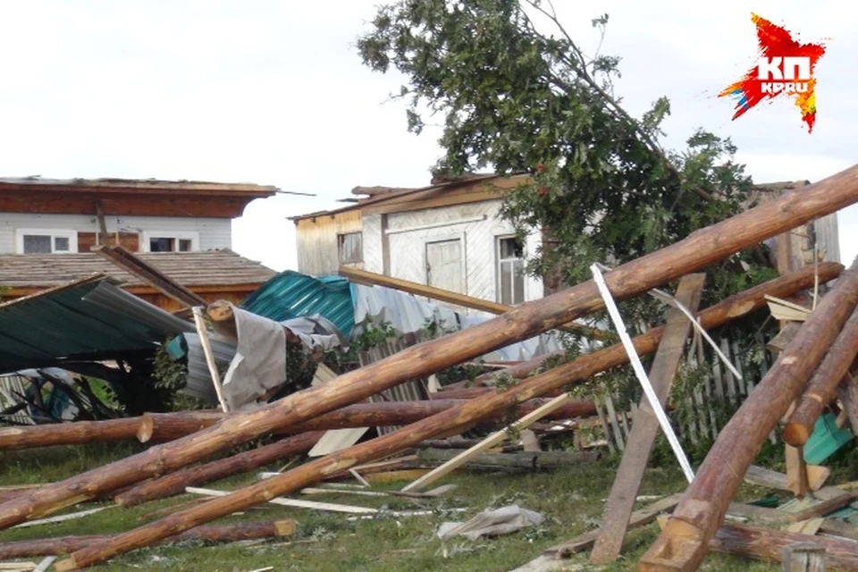 Смерч в башкирии сегодня. Ураган в Янаульском районе. Ураган в Башкирии. Ураган наломал дров. Ураган Янаул 2014 год.