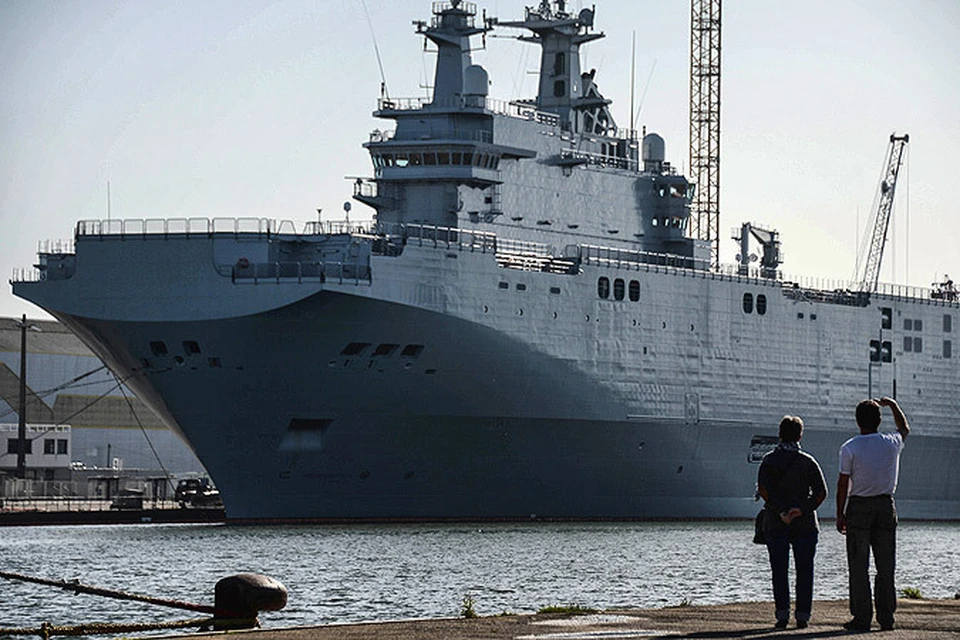Российских моряков подозревают в желании угнать "Мистраль"