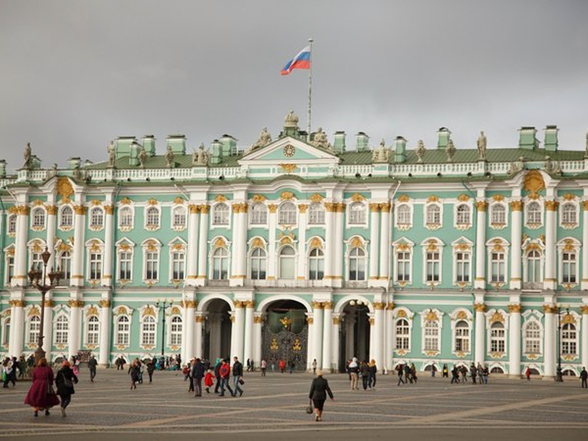 Эрмитаж июль. Эрмитаж. День Эрмитажа. Эрмитаж картинки. Эрмитаж. День за днём.