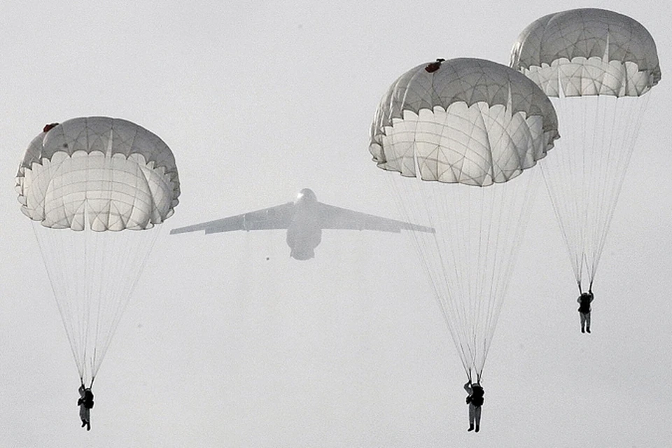 Современные парашютные системы - это «потомки» РК-1, созданного более 100 лет назад. Фото: Александр РЮМИН/ТАСС