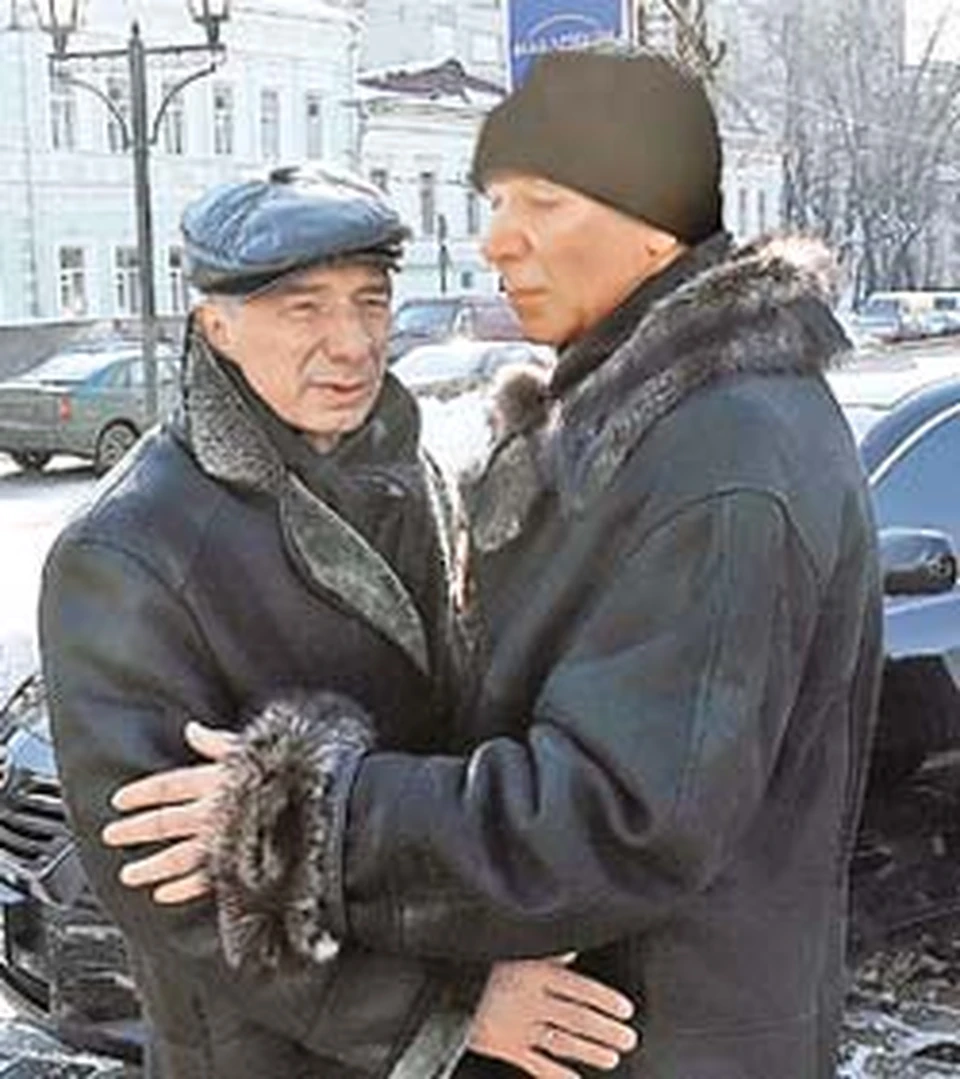 Своего старого друга Ярцева (слева) приехал поддержать Олег Романцев.