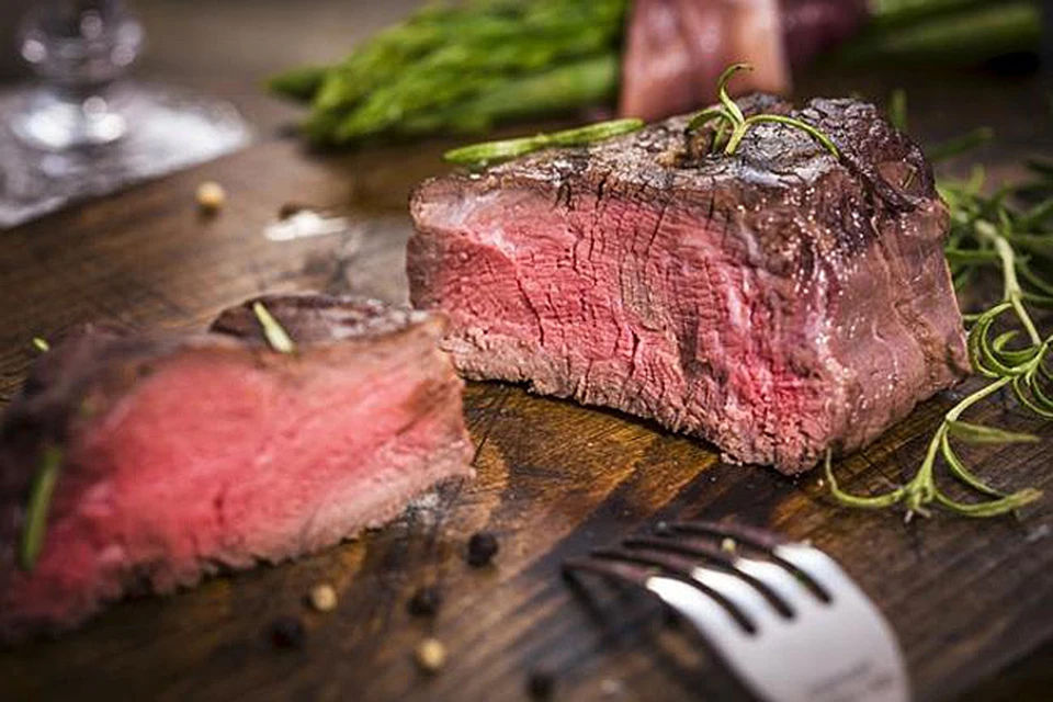 Ученые давно подметили, что у людей, которые едят много красного мяса, повышается риск заболевания раком