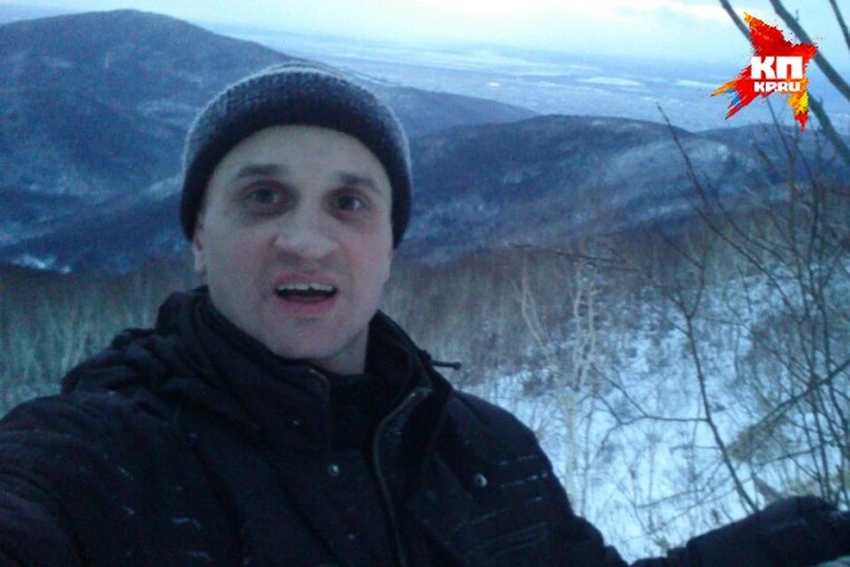 Селфи Сергея с первого восхождения на пик Чехова Фото: соцсети