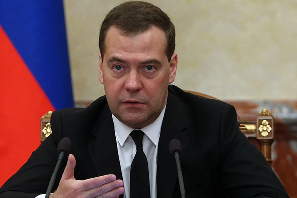 Дмитрий Медведев поручил Федеральной антимонопольной службе (ФАС) совместно с правоохранительными органами бороться с незаконным ростом цен на продовольствие.