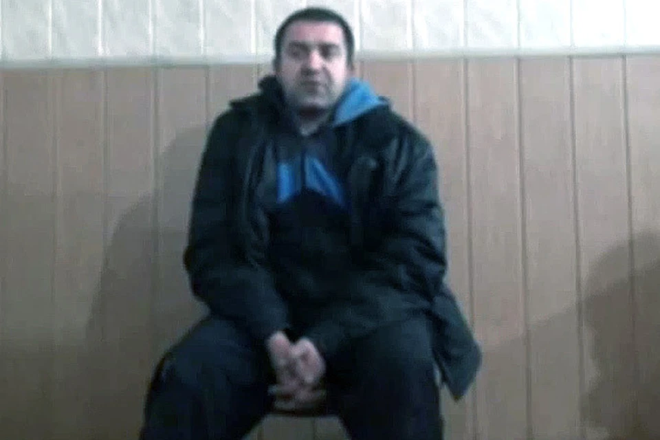 Сотрудники Собственной безопасности Украины показали в понедельник допрос некоего задержанного "наводчика" ополченцев
