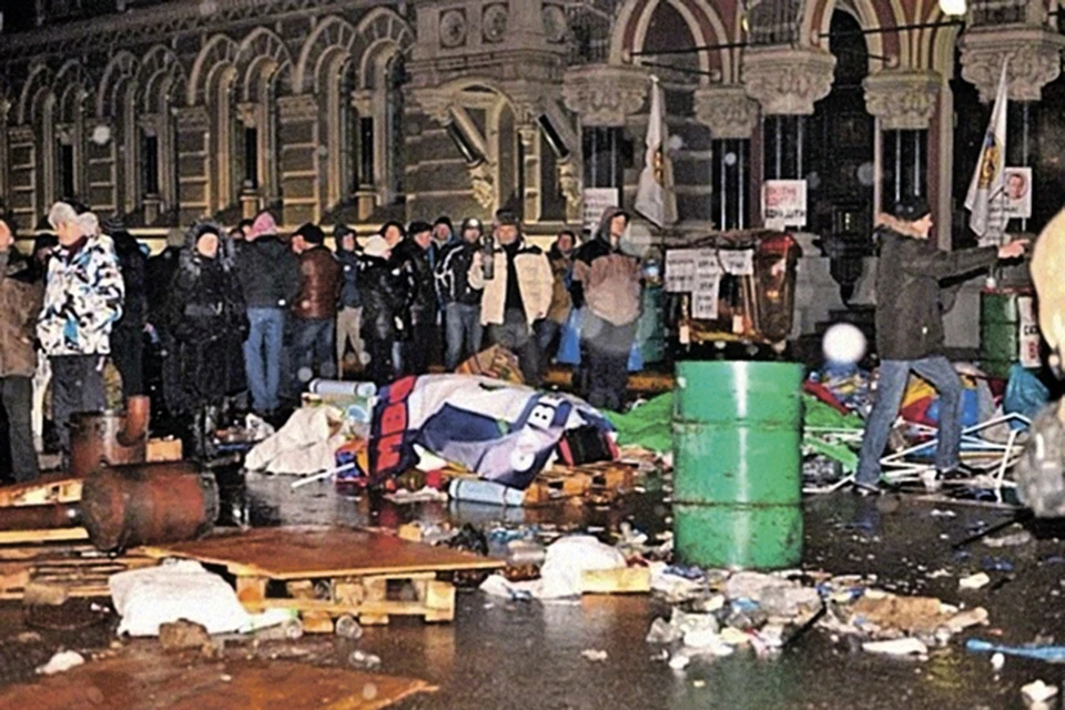Мирный протест подавили в «лучших» традициях западной демократии. Фото: hromadske.tv