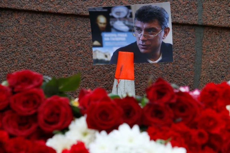 Борис Немцов был убит в центре Москвы четырьмя выстрелами из пистолета