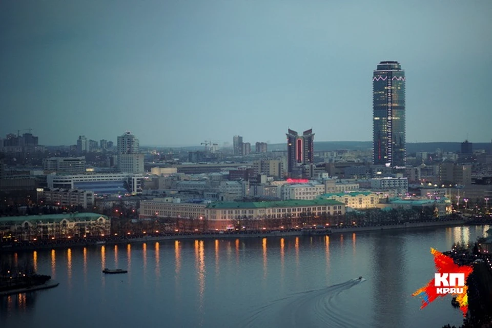 Идея с богатой зеленой растительностью в центре города не прижилась. Теперь балом правят стеклянные небоскребы.