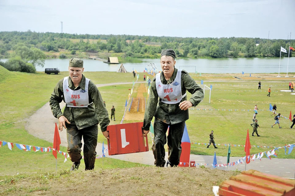 Российские военные готовы отстаивать честь страны и в бою, и в соревнованиях.