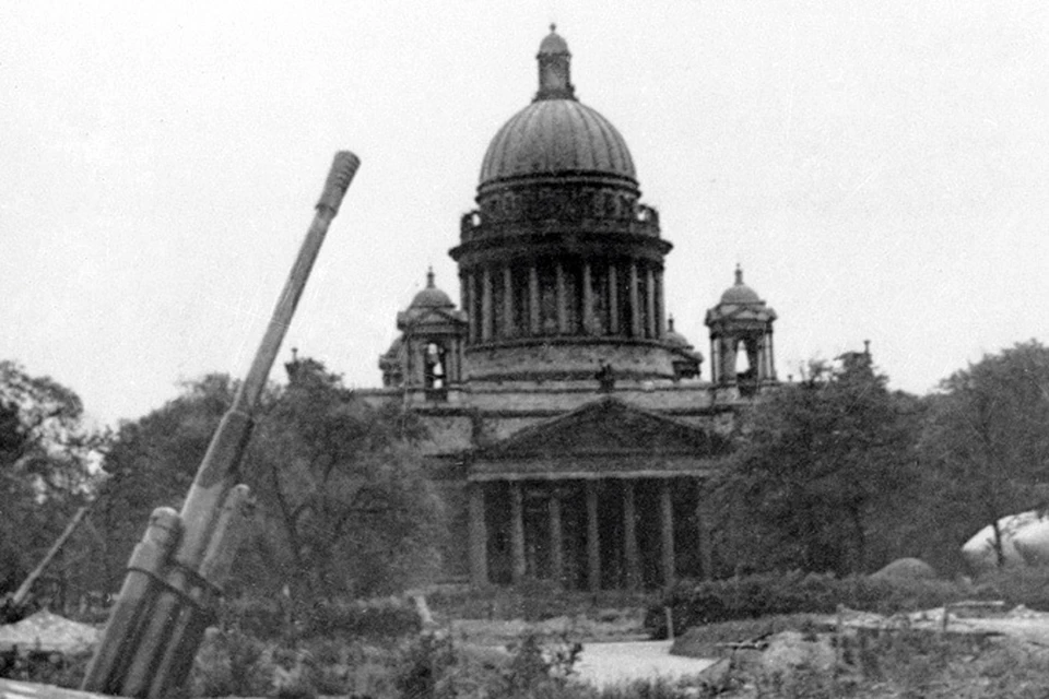 Ленинградская блокада началась 8 сентября 1941 года и длилась 872 дня.