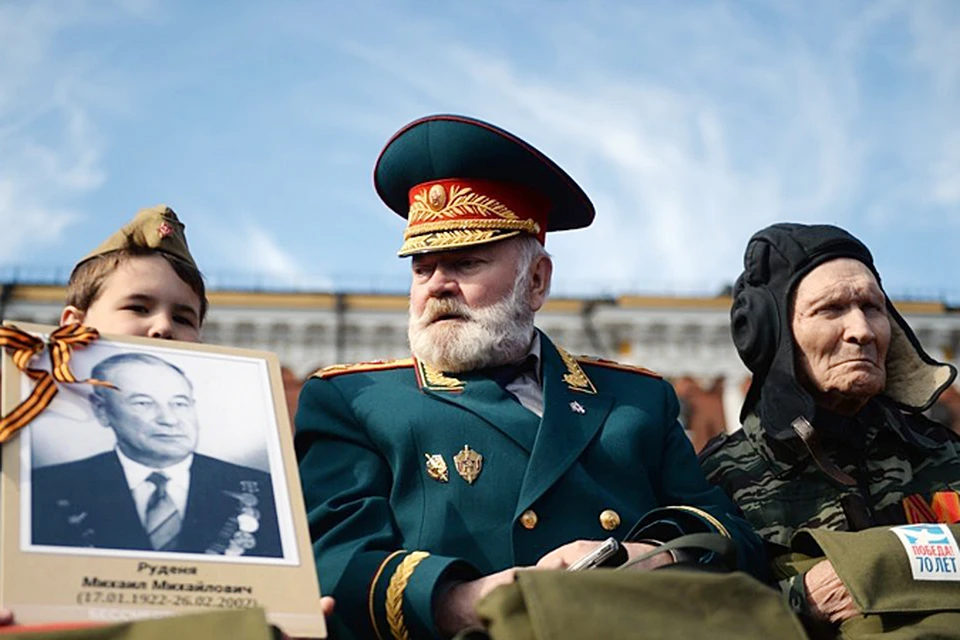 Не могло празднование 70-летия Парада Победы на Красной площади пройти без очередных громких "разоблачений"