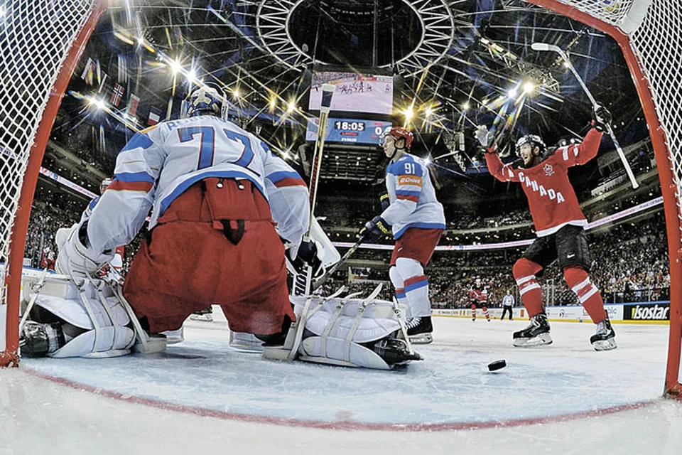Несмотря на поражение сборной России от канадцев, вратарь Сергей Бобровский остается нашим лучшим игроком на этом чемпионате мира.