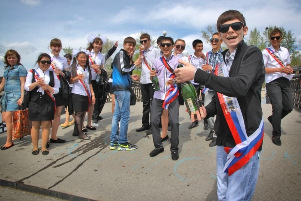 Пока школьники. Алкоголь на выпускном в 11 классе.