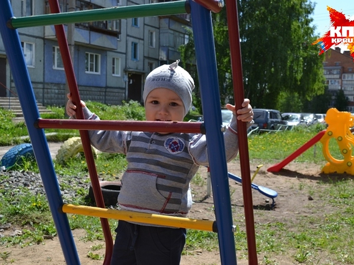 В Сыктывкаре нет ни одной детской площадки, соответствующей всем  требованиям ГОСТа - KP.RU