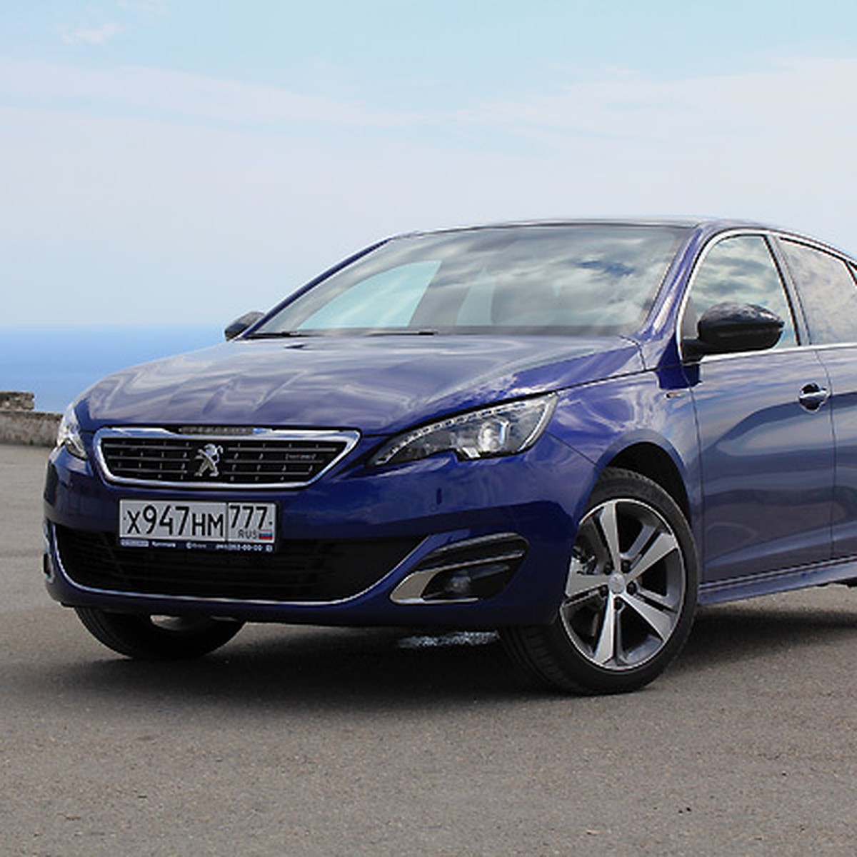 Тест-драйв Peugeot 308: с виду быстрый - KP.RU