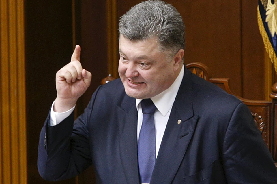 Поправки в Конституцию, внесенные Порошенко в Раду и находящиеся на рассмотрении в украинском Конституционном суде, делают невозможным политическое урегулирование конфликта Киева