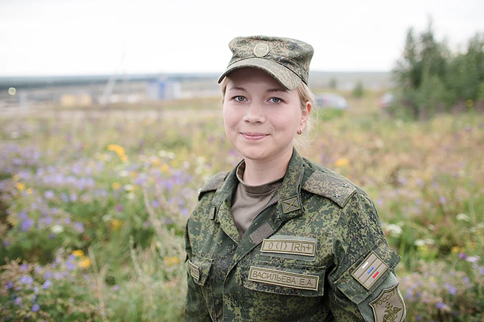 Женщины вс рф. Женщины военнослужащие. Военная форма. Русские женщины военные. Женщина солдат.