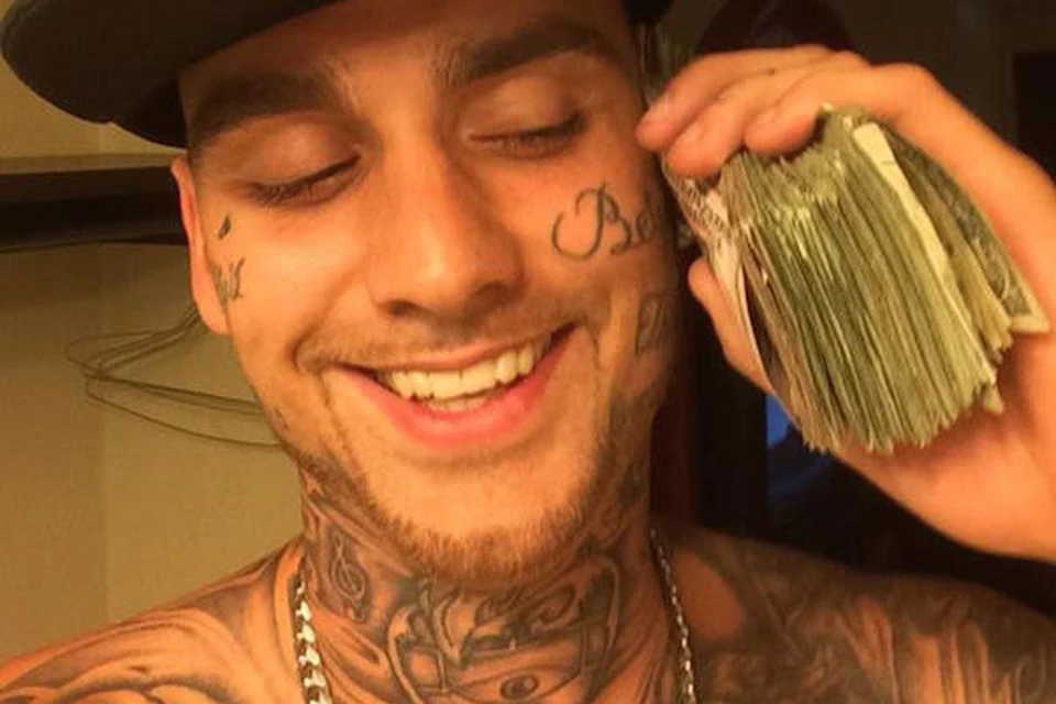 Грабители сделали «селфи» с украденными деньгами Фото: Instagram