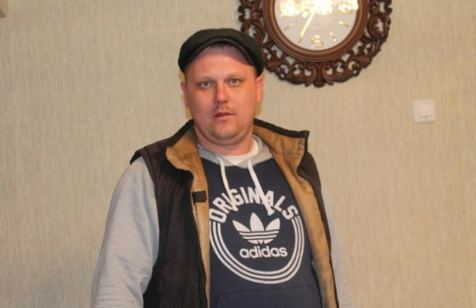 Алексей Харитонов уже три года подкармливает пассажиров за улыбку. Фото с личной страницы героя в ВК.