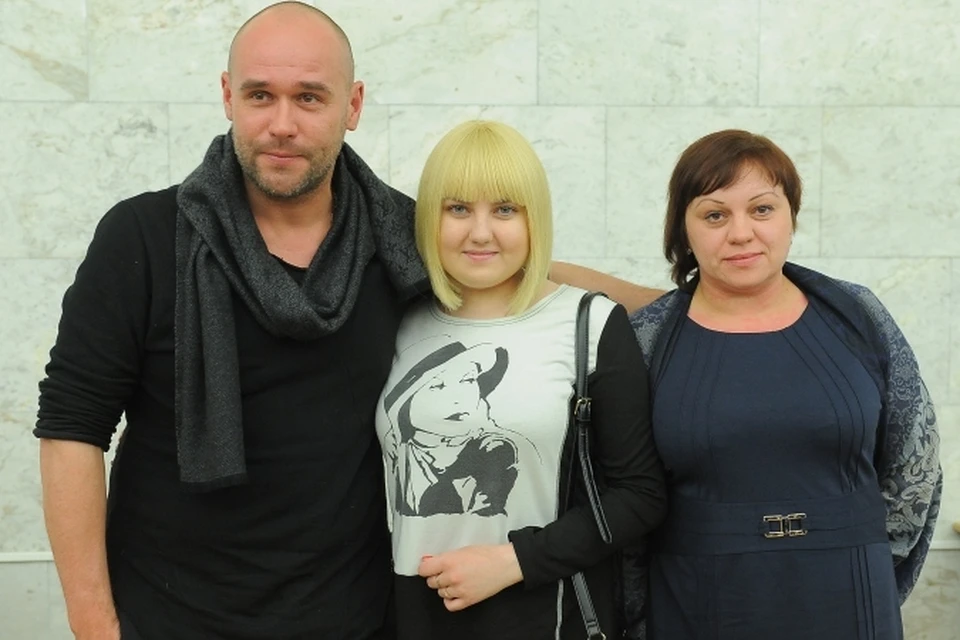 Максим Аверин, Юля и ее мама.