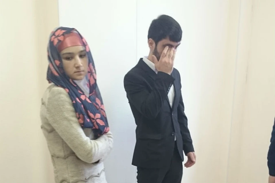 Родители Умара Зарина и Рустам обвиняют в смерти ребенка полицию и УФМС.