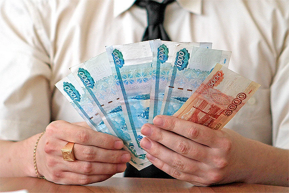 Минимальная зарплата вырастет до 6204 рублей