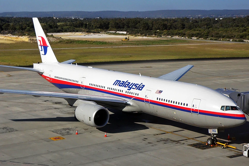 Тайна крушения малайзийского авиалайнера, похоже, волнует только российских журналистов