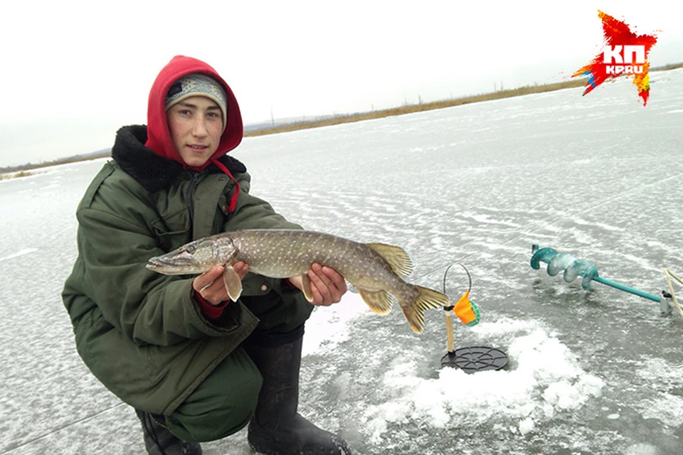 Студент из Ижевска спас провалившегося под лед мужчину