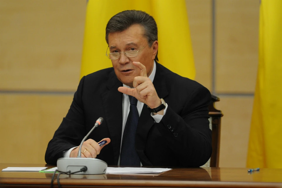 Виктор Янукович дважды сам подтвердил, что живет в Ростове-на-Дону: первый раз - во время пресс-конференции в феврале 2014-го, затем - когда пригласил следователя ГПУ приехать к нему на допрос "домой".